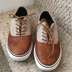 Boys Old Navy sneakers